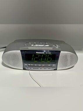 PANASONIC RC-7200 AM/FM Digital Alarm Clock Radio